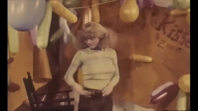 Dark Lantern Entertainment presents ‘A Vintage Christmas Balloon Shop’